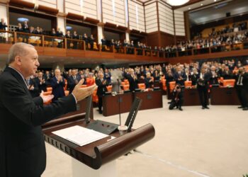 Erdogan: Tirkiye destûr nade Suriye parçe bibe