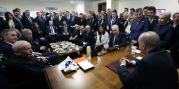 Erdogan kurtehevdîtinek li gel DEM Partiyê û MHPê kir