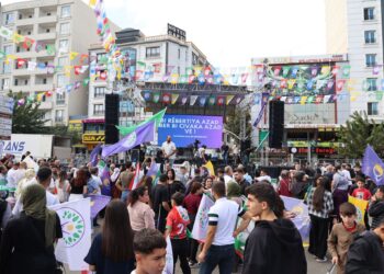 Gel ji bo azadiya Rêberê Gelê Kurd Abdullah Ocalan daket qadê
