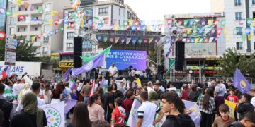 Gel ji bo azadiya Rêberê Gelê Kurd Abdullah Ocalan daket qadê