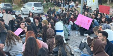 Xwendekarên Yuzuncu Yilê dewa edaletê kir