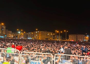 Ahmet Turk: Ji bo aştiyek bi rûmet dengê xwe bilind bikin