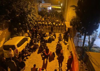 Polîsên Cizîrê bi bendan meşa li dijî tacizkaran asteng kirin