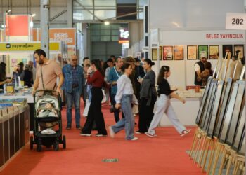 Pêşengeha pirtûkan di roja 3yemîn de berdewam dike