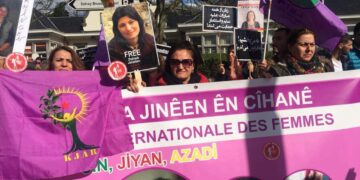 ‘Her darvekirinek di dilê jinan de dibe agirê serhildanê’