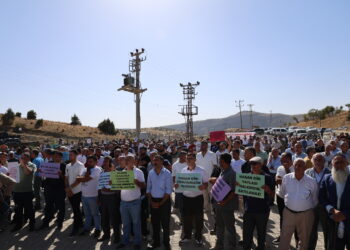 Li Pasûrê mitînga parastina xwezayê: Em ê Kurdistanê nexin destên sermeyaderan