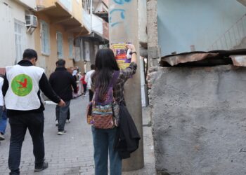 Ciwanan kolan bi kolan gel vexwend meşa azadiyê