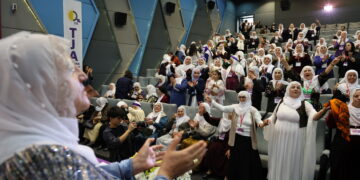 Konferansa Dayikên Aştiyê di roja duyemîn de didome