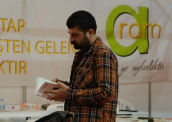 Pêşengeha pirtûkan di roja 3yemîn de berdewam dike