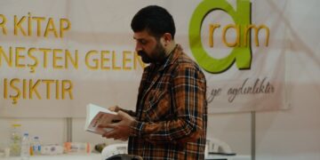 Pêşengeha pirtûkan di roja 3yemîn de berdewam dike