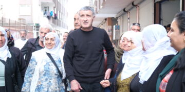 ‘Parçeyekî me hê di zindanê de ye’