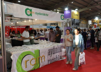 ‘Weşananê Kurdkî nas bikerê, kitabanê Kurdkî biherînê û biwanê’