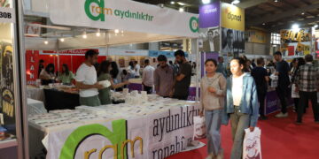 ‘Weşanên Kurdî nas bikin, pirtûkên Kurdî bistînin û bixwînin’