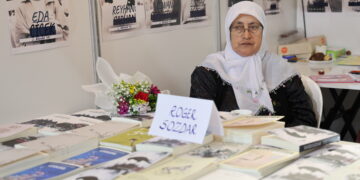 Dayika ku pirtûka kurê xwe îmze kir: Em dixwazin êdî aştî pêk were