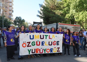 Meşa TJAyê ya ji bo ‘azadiyê’ ber bi Enqereyê ve dest pê kir