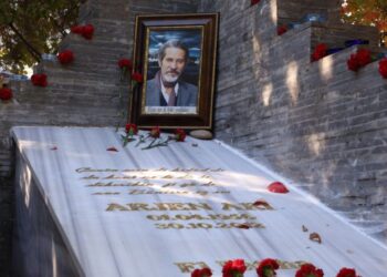 Arjen Arî ame yadkerdene: Ey xo ra pey mîrasêk verda