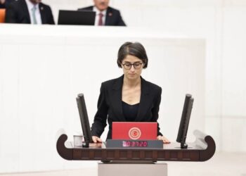 Zimanê Kurdî li Enqereyê kirin ‘zimanê ne tirkî’