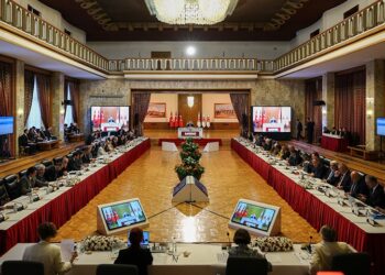 MEBYA-DER li Meclisê ye: Di serî de birêz Ocalan re hevdîtinê bikin