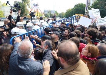 Polîs ‘Meşa edaletê’ ya 10ê Cotmehê asteng kir