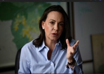 Xelata Aştiyê ya Nobelê dan Maria Corinayê