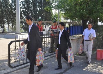 Parêzerên Abdullah Ocalan ji bo hevdîtinê çûn Îmraliyê