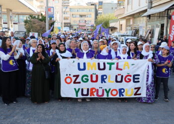 Meşvanên hêviyê gihiştin Xelfetiyê: Azadiya rêbertiya me xeta me ya sor e