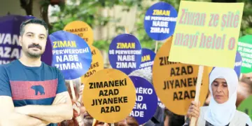 Ma perwerdeyê ziwanê maye yê polîtîkî wazenî