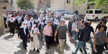 Bi girseyî çûn şîna Daniş û Acar