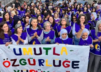 Rayîrşîyayîşê “Ma Bi Hêvî Ver Bi Azadîye Rayra Şonê” dest pêkerd