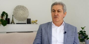 ‘Perwerdeyê bi ziwanê dayike seba yewbîyayîşê komelkî mecbûrî yo’