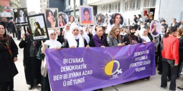 Polîsên ku kuştina jinan asteng nakin meşa jinan asteng dikin!