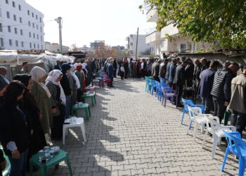 Bi girseyî çûn şîna şervana YPJê Derya Çaglar