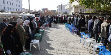 Bi girseyî çûn şîna şervana YPJê Derya Çaglar