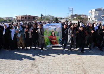 Bi hezaran kes serdana şîna Bêrîvan Kutlu kir