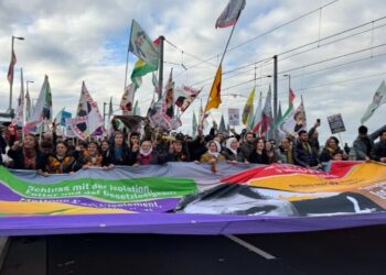 Bi deh hezaran ji bo azadiya Abdullah Ocalan li Kolnê kom bûn