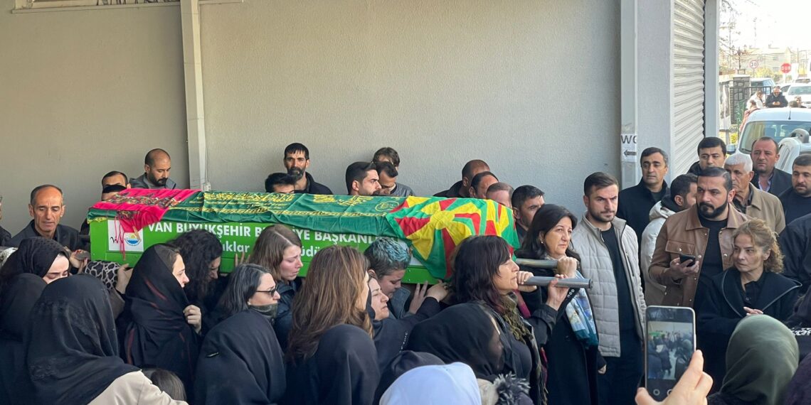 Cenazeyê Dîlan Karaman hat veşartin