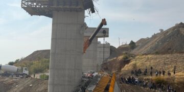 Pasûr de îskele rijîya: 3 karkeran dinyaya xo bedilnaye