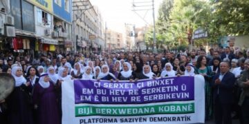 Gelê Nisêbînê barîkat derbas kirin, li Îzmîrê jî daxuyanî hate dayîn