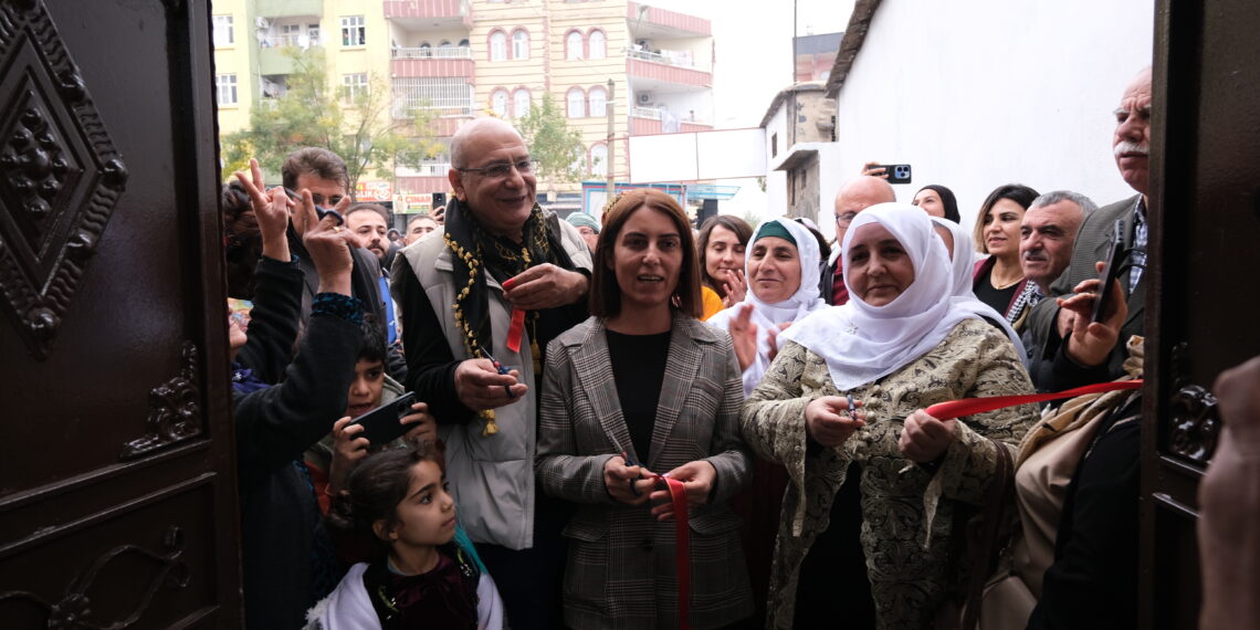 Sêwêregiyan komîna zimanê Kurdî ava kirin