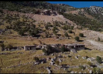 Di 1994an de kê ew gund vala kir?