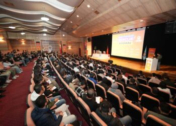 Hevşaredarên Amedê bi xwendekarên zanîngehê re civiyan