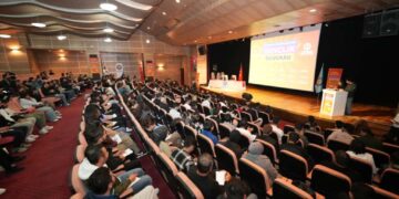 Hevşaredarên Amedê bi xwendekarên zanîngehê re civiyan