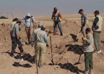 Li Şengalê 74 gorên komî vekirin