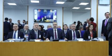 Berdan Ozturk ji Hakan Fîdan re got: Bi gefan pirsgirêk çareser nabe