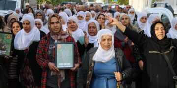 Bi girseyî serdana şîna endamên HPG û YJA-Starê hate kirin