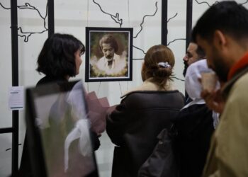 Helbestvan Arjen Arî li Amedê hat bibîranîn