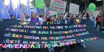 Li Amedê jin li dijî tundiyê dimeşin