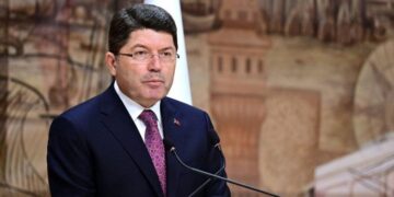 Yilmaz Tûnç dîsa berpirsyarî li ser komîsyonê hişt