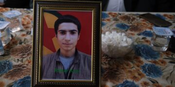 Li Bismilê bi girseyî serdana şîna Rûbar Kanî hate kirin