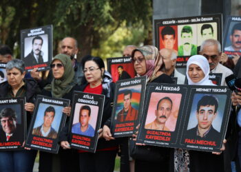 ‘Her carê diqîrîm Elî tu li ku yî?’